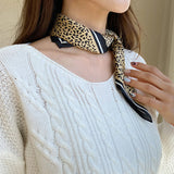 Pañuelo de seda con estampado de leopardo de seda artificial