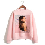 Ropa de sudadera de Ariana Grande 